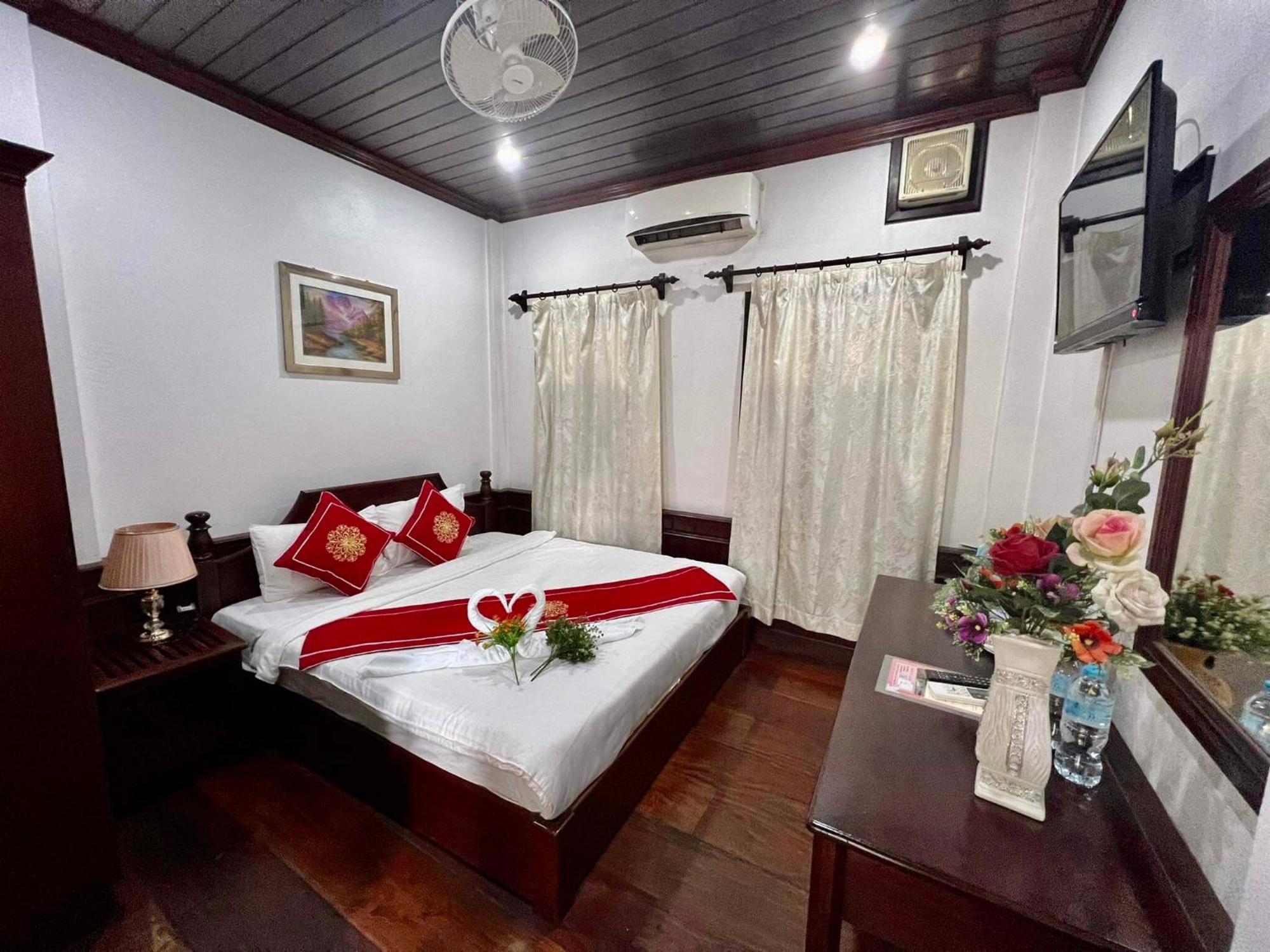 Villa Vieng Sa Vanh Hotel 루앙프라방 외부 사진