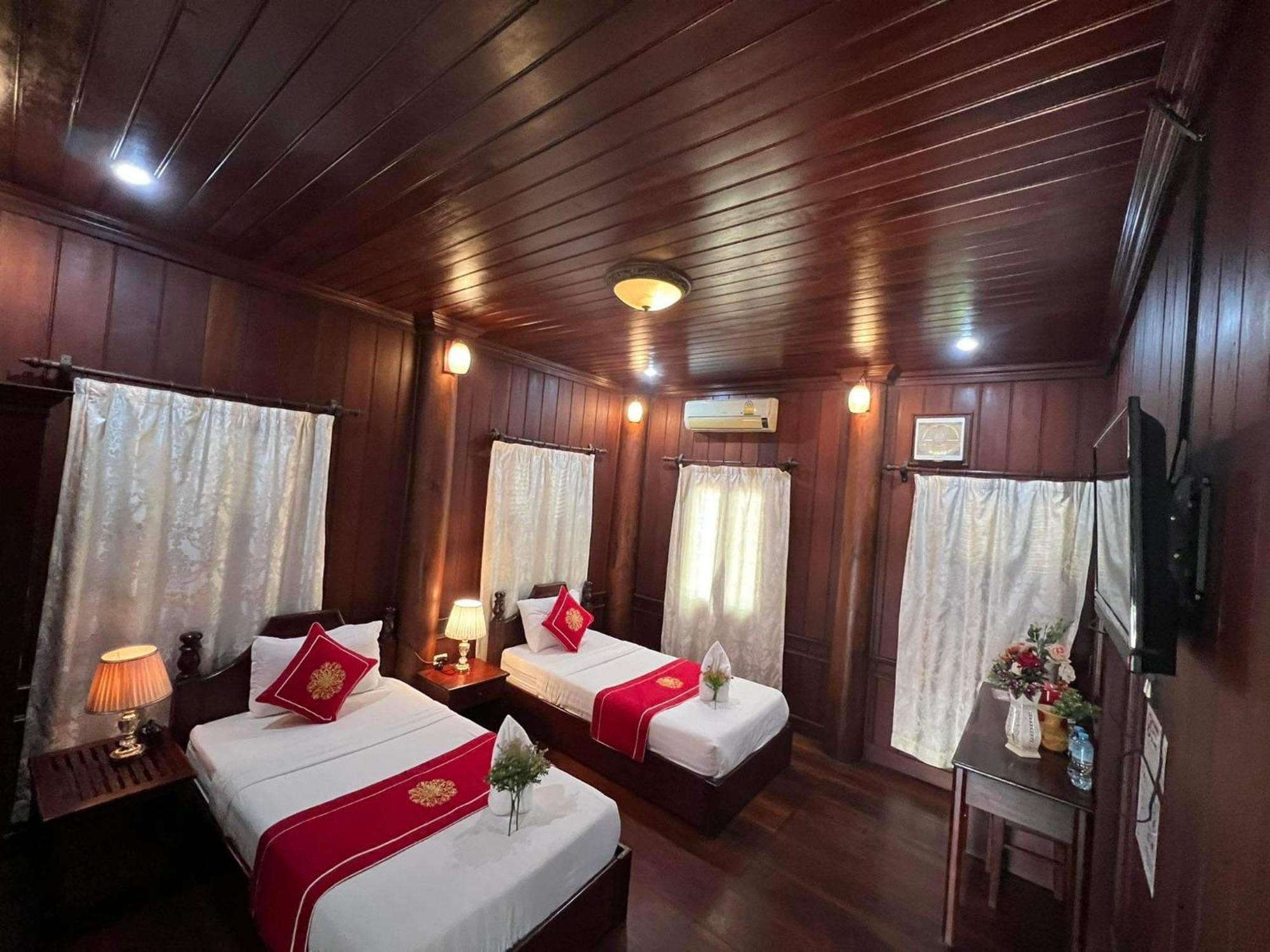 Villa Vieng Sa Vanh Hotel 루앙프라방 외부 사진