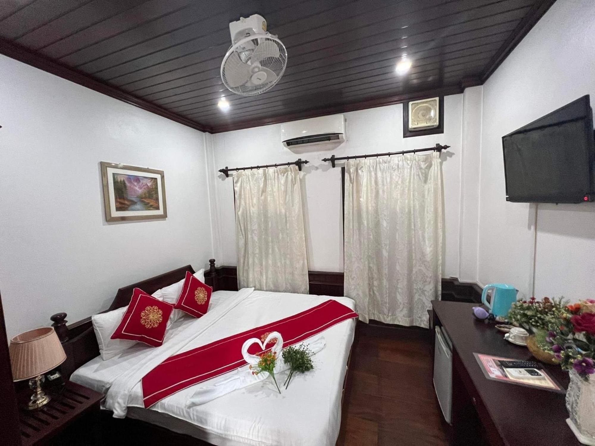 Villa Vieng Sa Vanh Hotel 루앙프라방 외부 사진